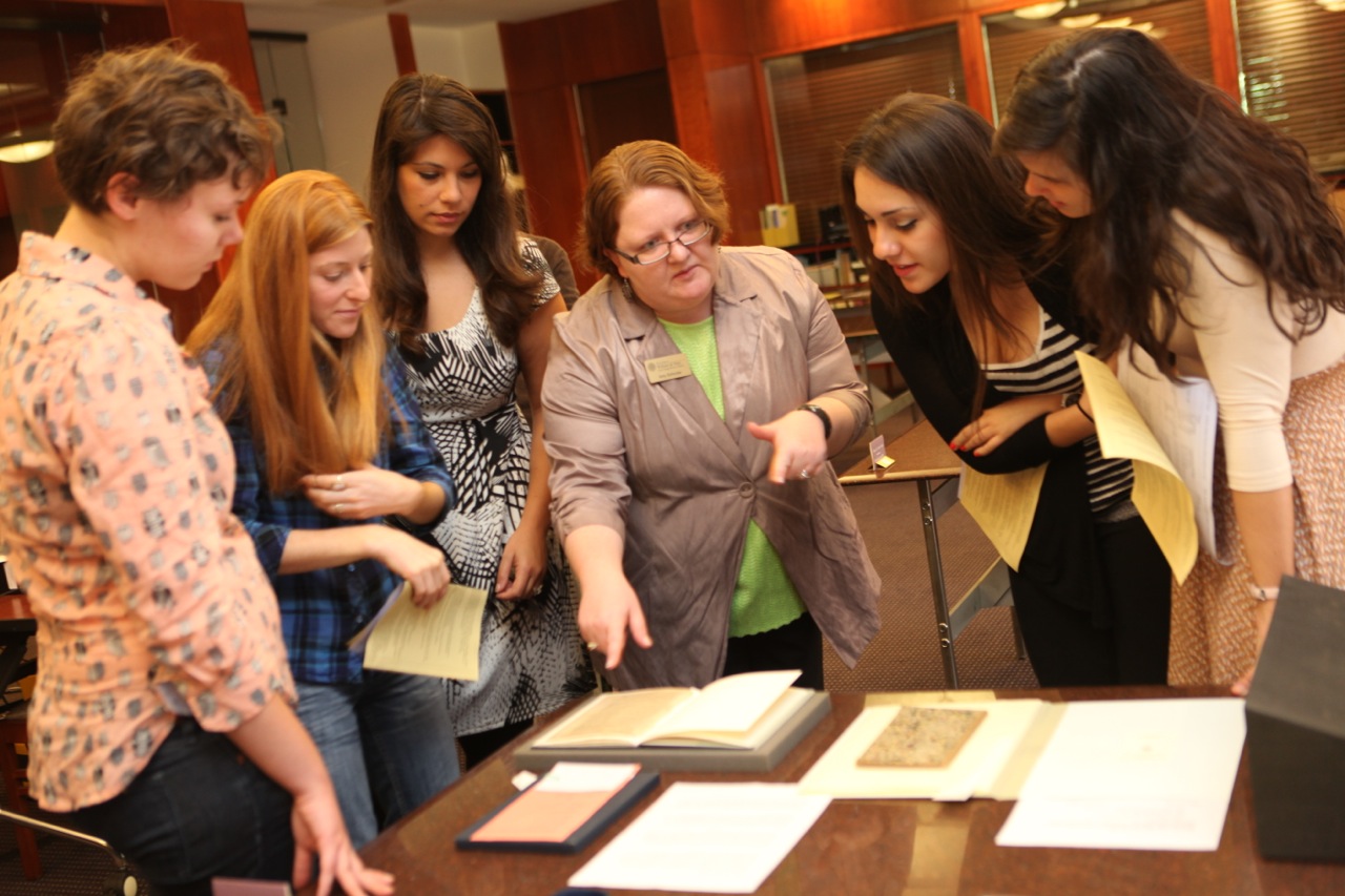  Sarah J. Schuster, Ashleigh K. Ramos, Andreea Cleopatra Washburn, Amy Schindler (Special Collections, Swem Library), Vanessa M. Macias, Emma C. Merrill <itallics>Photo Credit Stephen Salpukas<itallics>